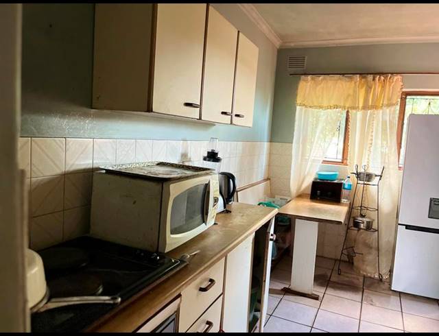 3 BEDROOM HOUSE FOR SALE IN NGWELEZANA